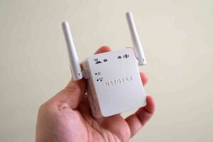 Wi-Fi Range Extender VS Wi-Fi Repeater Latency
