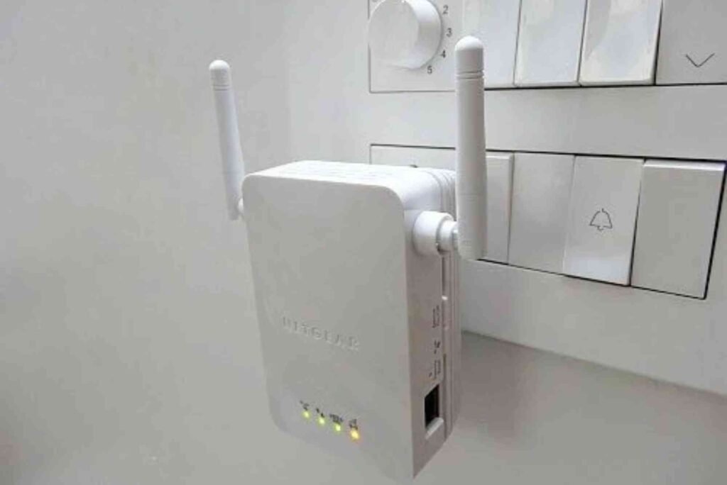 Wi-Fi Range Extender for Multiple Floors