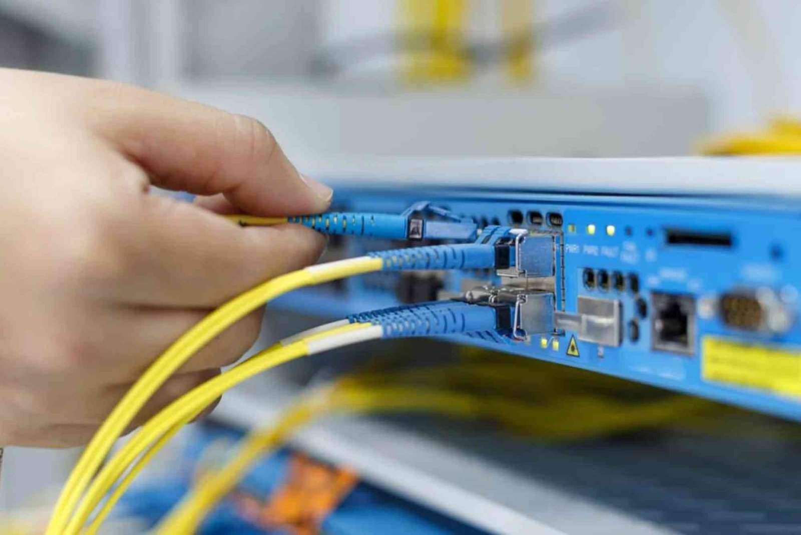 Cable Internet vs Fiber Optic Reliability